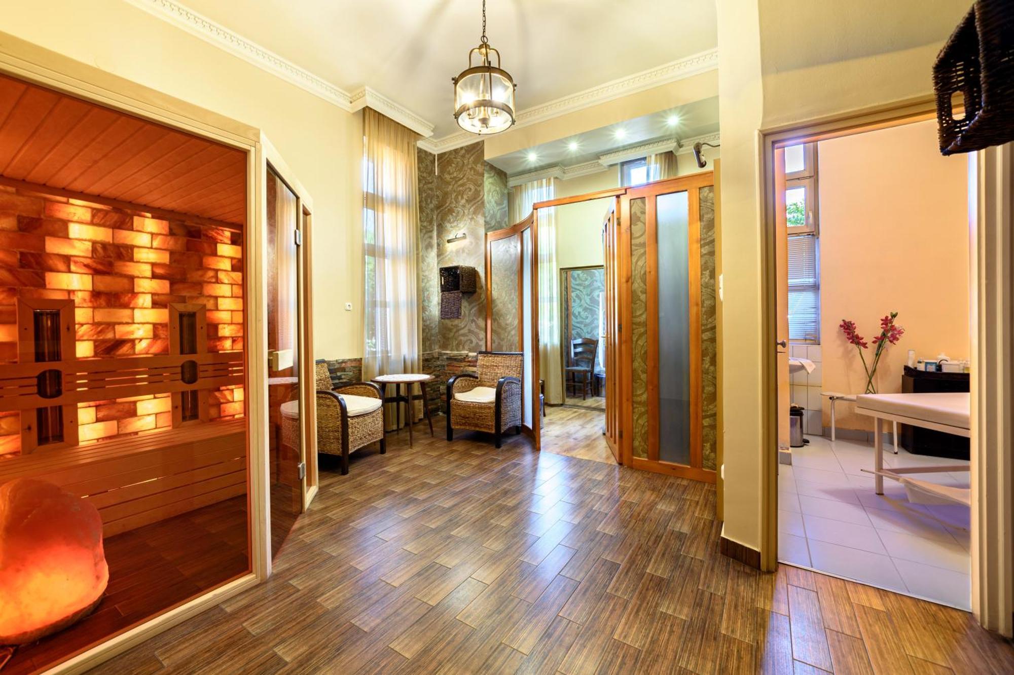 Negy Evszak Hotel 3*