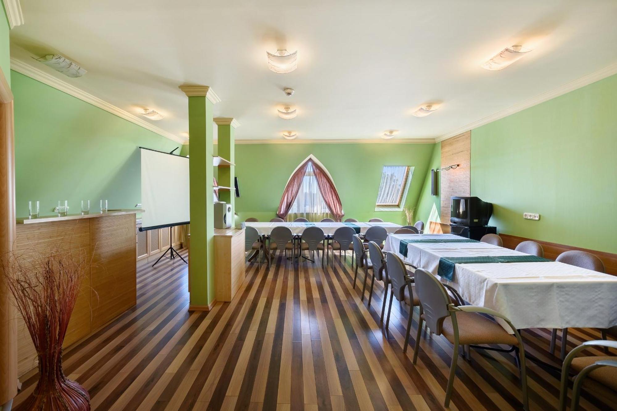 Negy Evszak Hotel