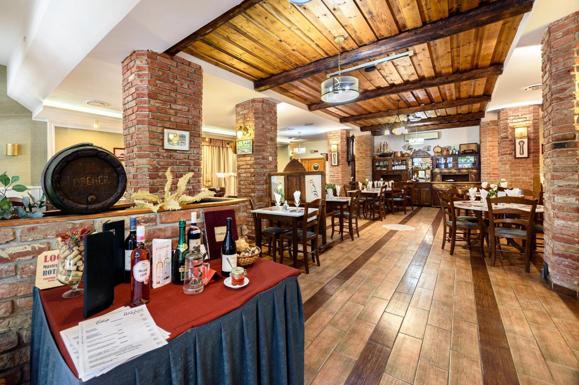 Hotel Negy Evszak 3*
